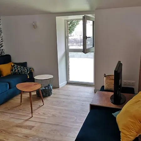 Hébergement de vacances La Dilettante, Petite Maison Rénovée, Avec Jardin Vertaizon