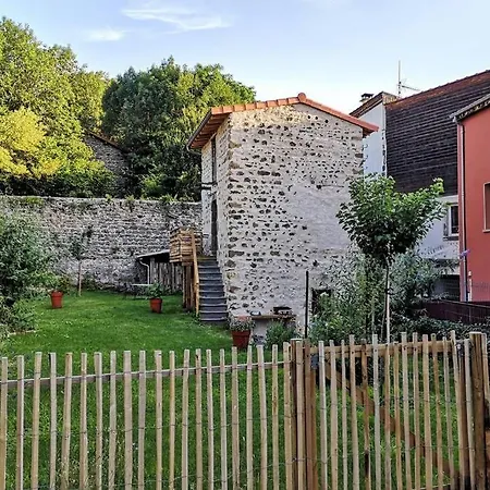 Holiday home La Dilettante, Petite Maison Renovee, Avec Jardin Vertaizon